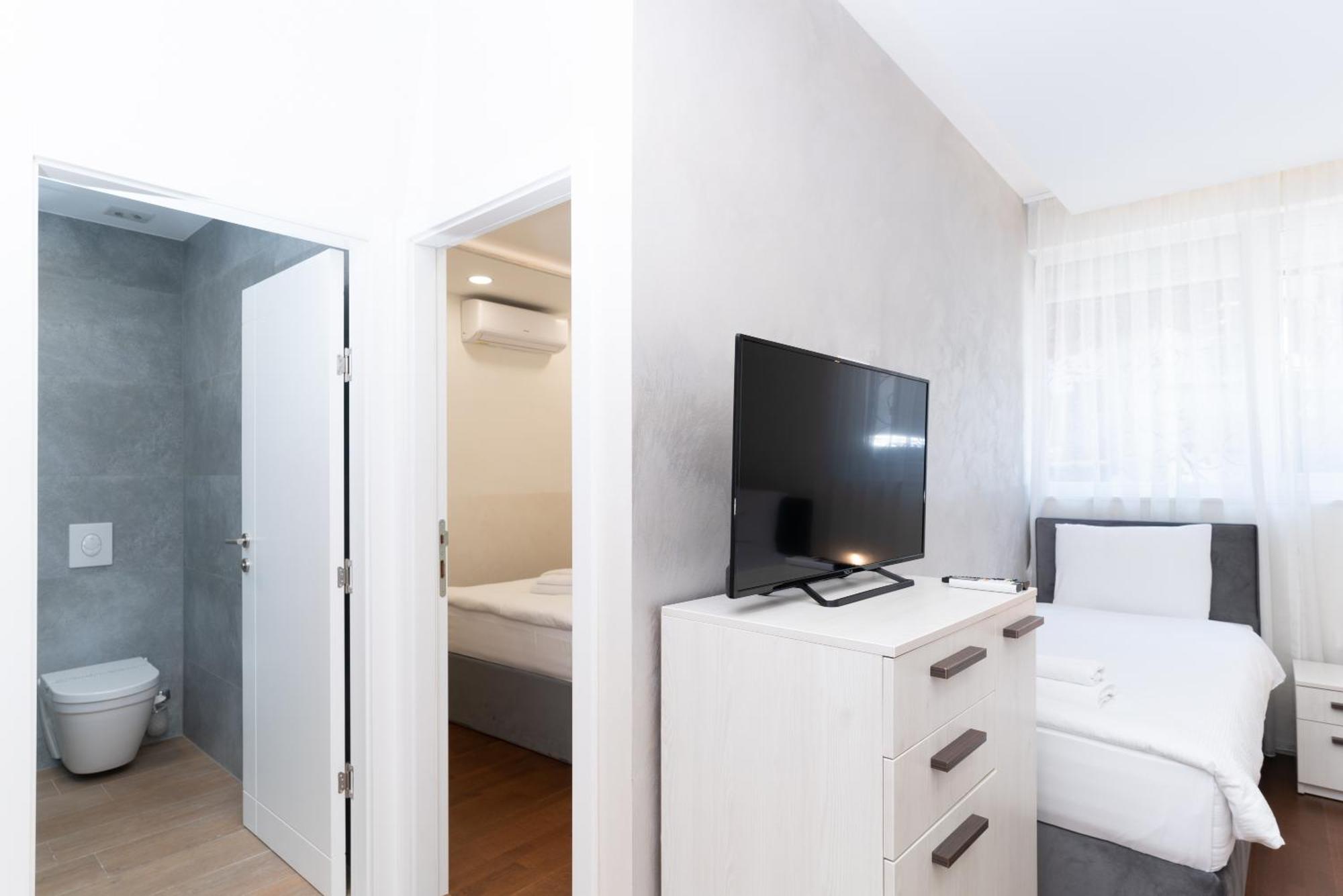 Ornament Hotel And Apartments 사라예보 외부 사진