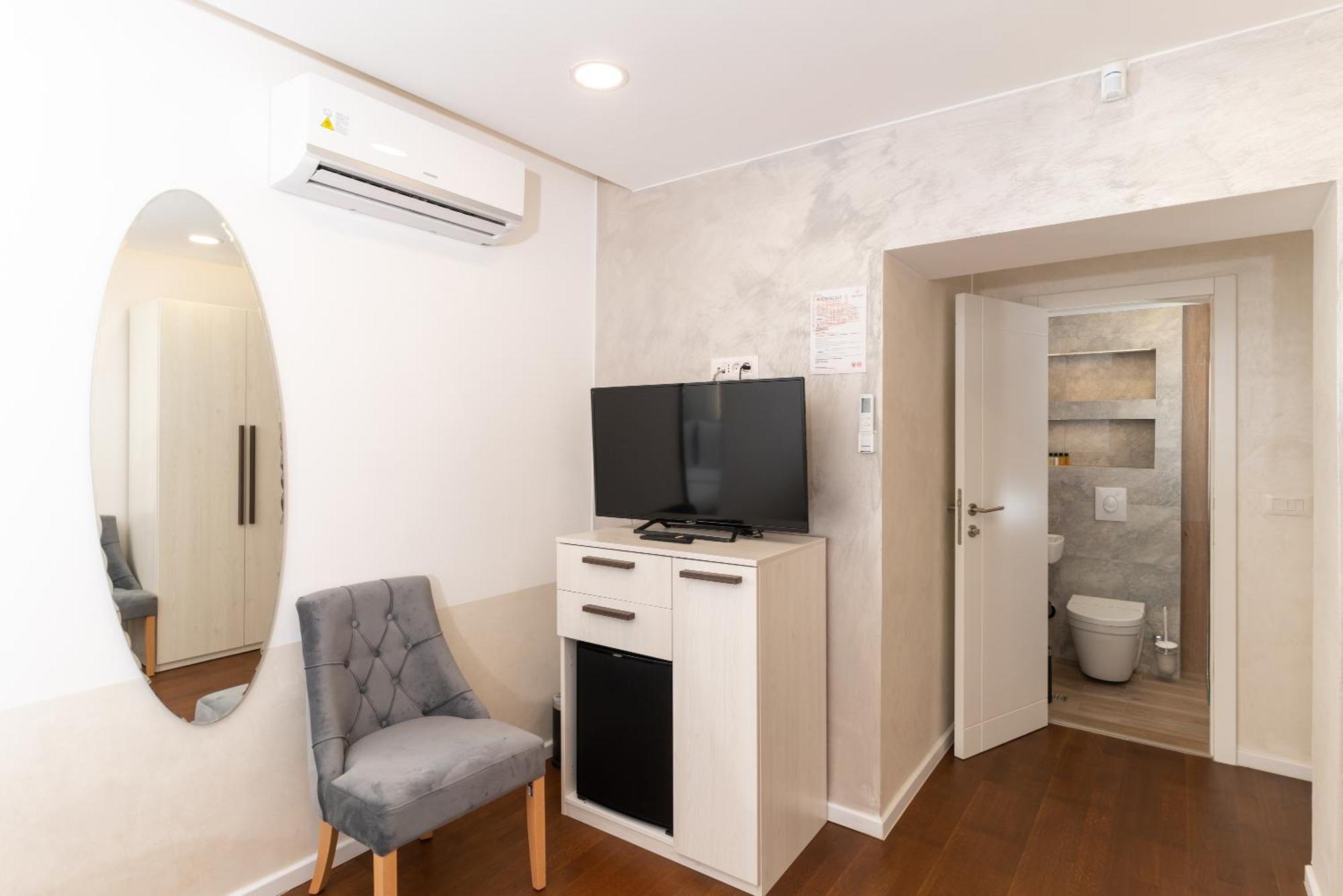 Ornament Hotel And Apartments 사라예보 외부 사진