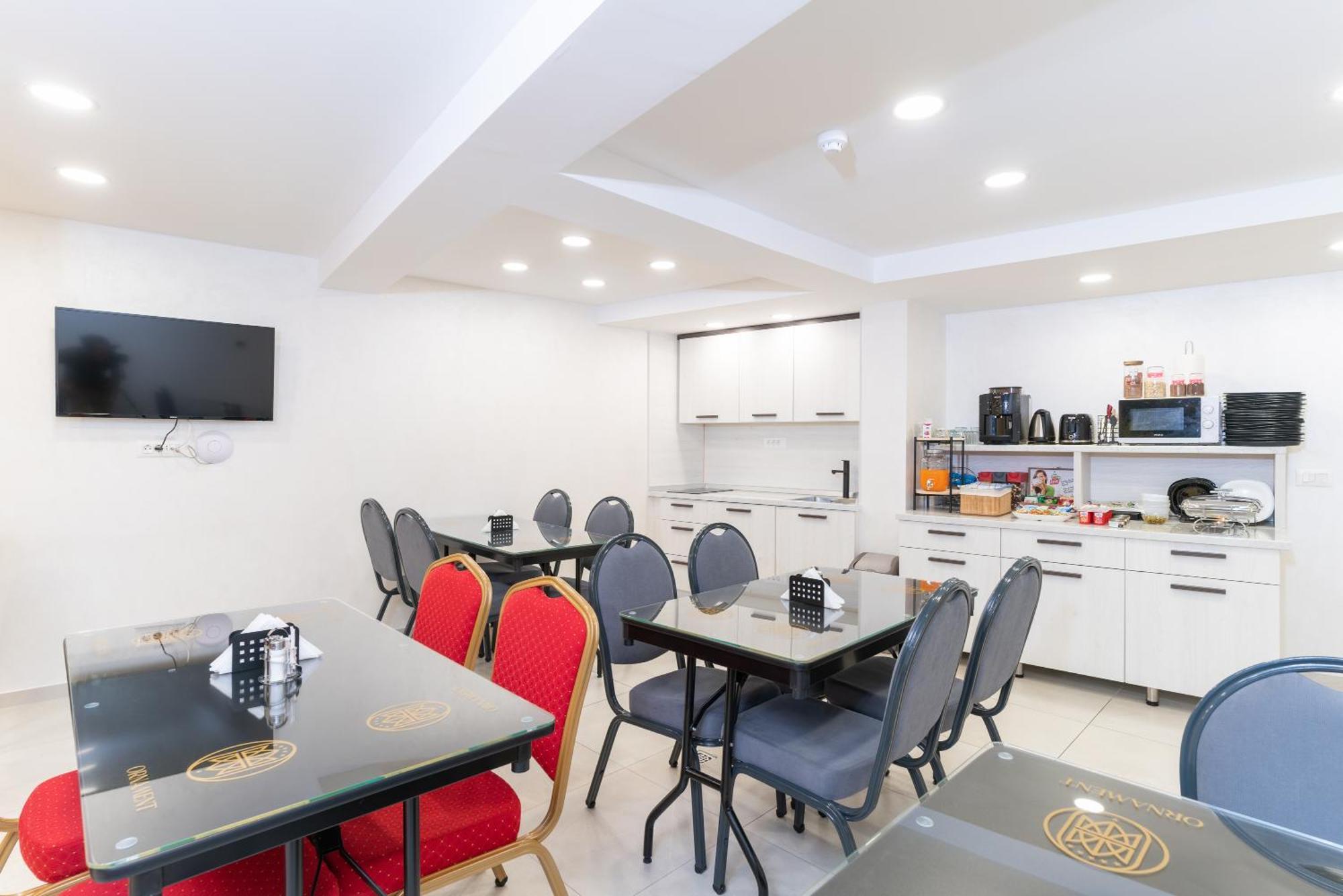 Ornament Hotel And Apartments 사라예보 외부 사진